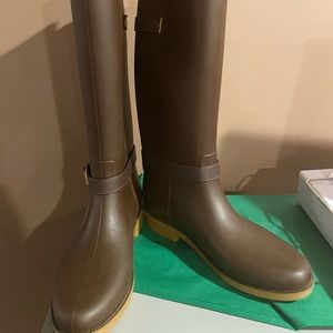 Brand new, winter boots